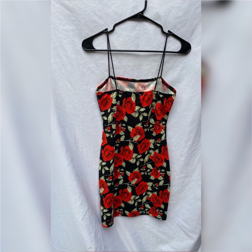 Rose patterned bodycon mini strap dress size medium - Picture 2 of 4